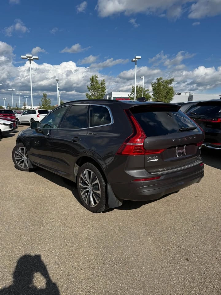 2022 Volvo XC60 - photo 2