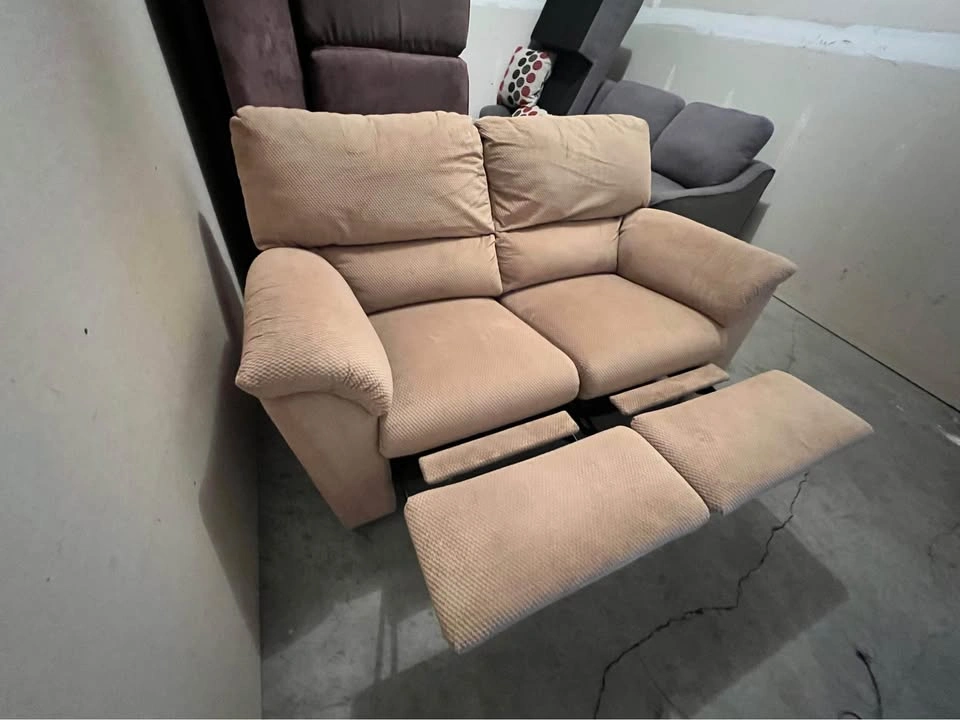 Free Delivery 🚚 Lazy Boy Reclining Loveseat Beige Sofa Couch - photo 3