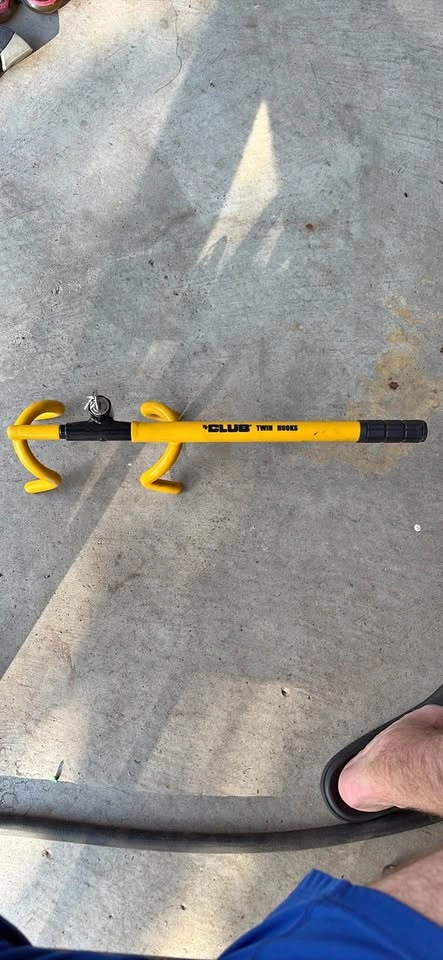 Winner International The Club 3000 Twin Hooks steering wheel