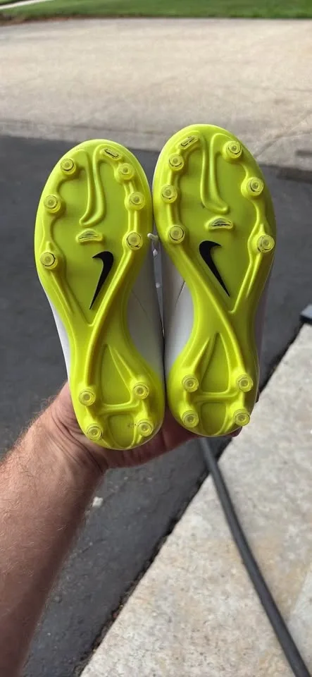 Nike Hypervenom Phelon FG soccer cleats - photo 3