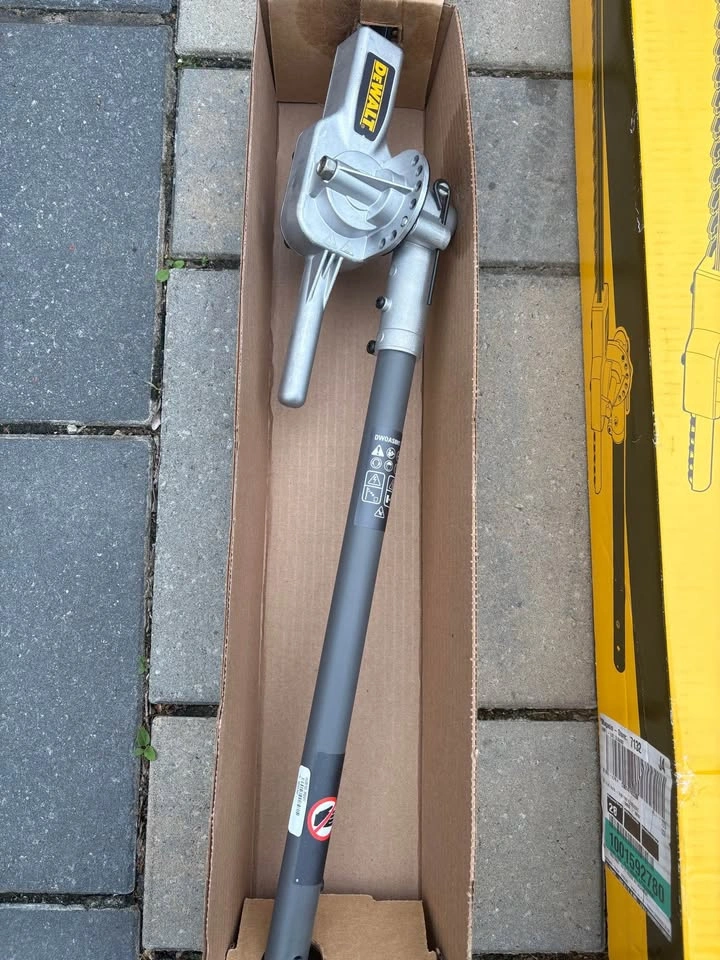 NEW DeWalt 22" Articulating Pole Hedge Trimmer Attachment - photo 2
