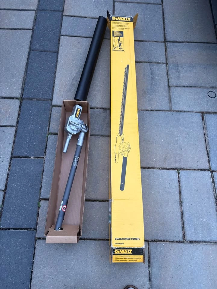 NEW DeWalt 22" Articulating Pole Hedge Trimmer Attachment - photo 3