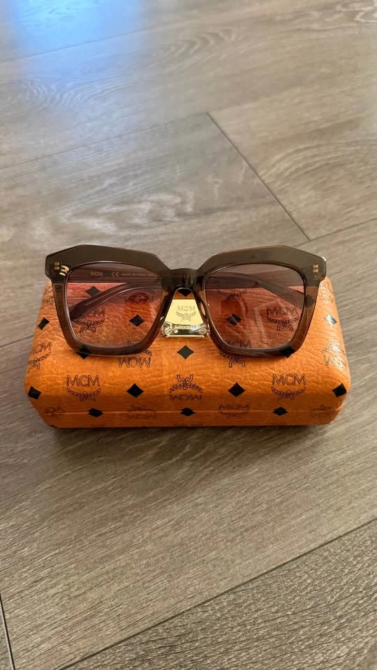 🕶️ Authentic MCM Sunglasses + Original Case - photo 2