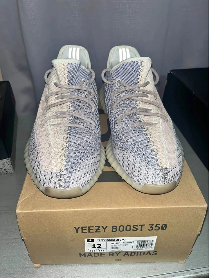 adidas Yeezy Boost 350 V2