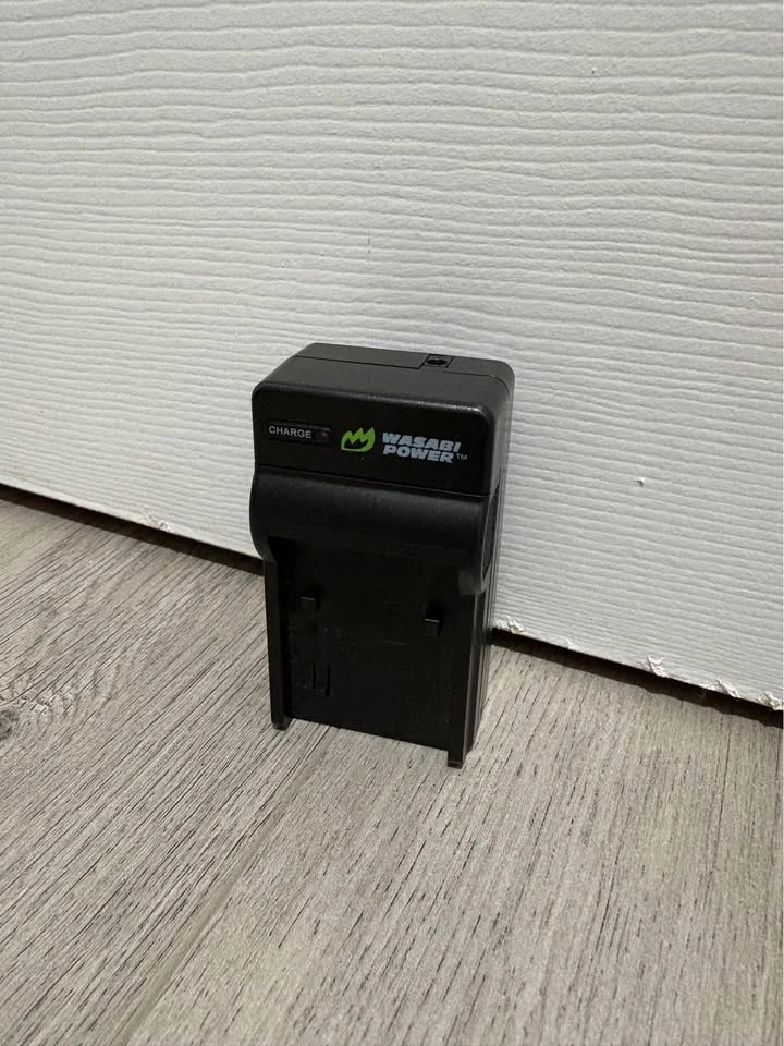 Wasabi power video/digital camera travel battery charger - photo 4