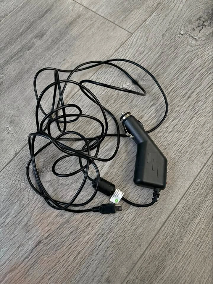 12v car plug to USB mini A