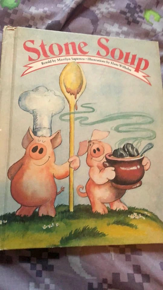 ⚽️ Vintage Picture Book Stone Soup