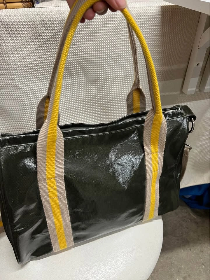 ⚽ Moss Green Faux leather Body Bag - photo 2