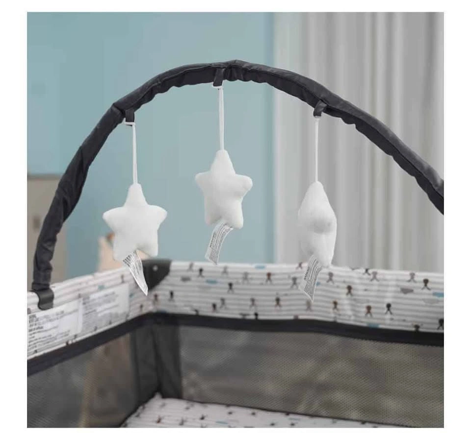 Pamo Babe Portable Playard with Bassinet (brand new) - photo 3