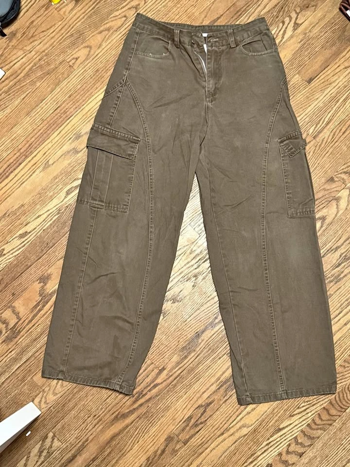 Baggy brown cargo pants naturally distressed size M