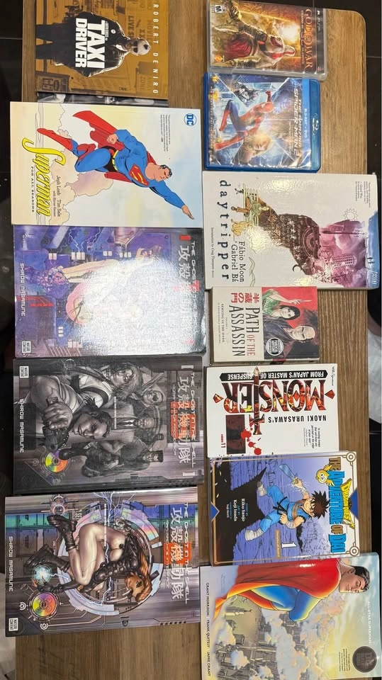 Assorted books and manga - photo 3