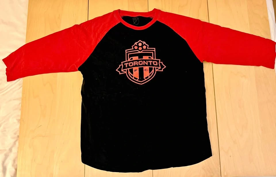 Toronto FC Raglan Baseball Tee Size Large
