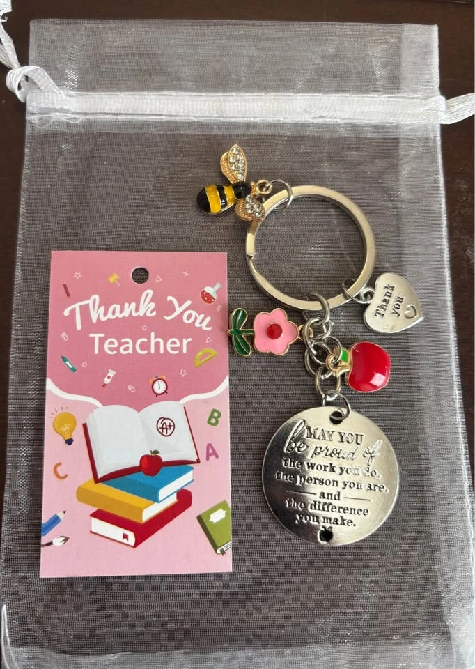 ✨ Thank You Teacher Keychains - Only one left - photo 3