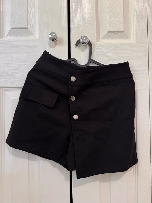 Women skort