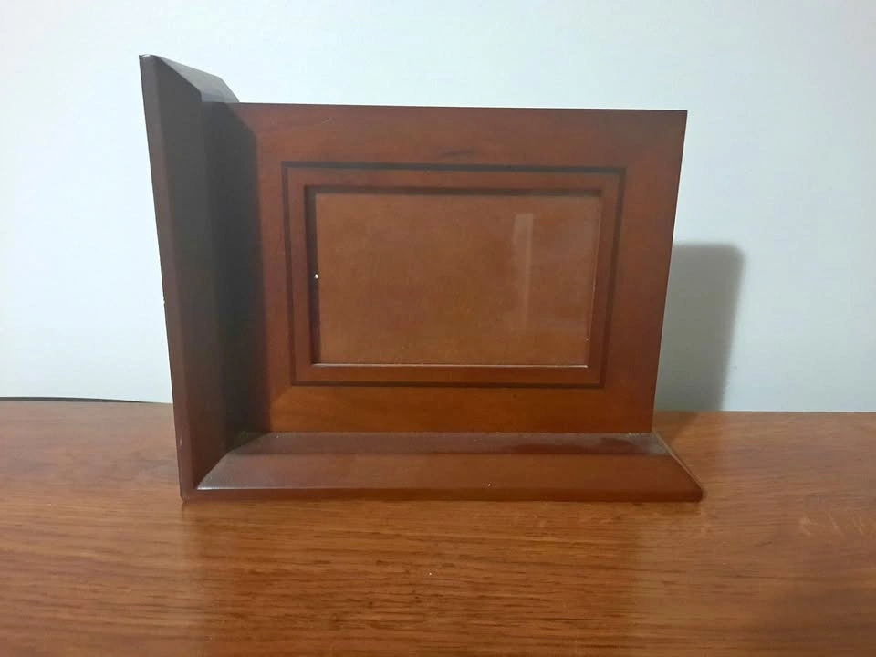 Wooden 5.5 inch x 3.5 inch picture frame