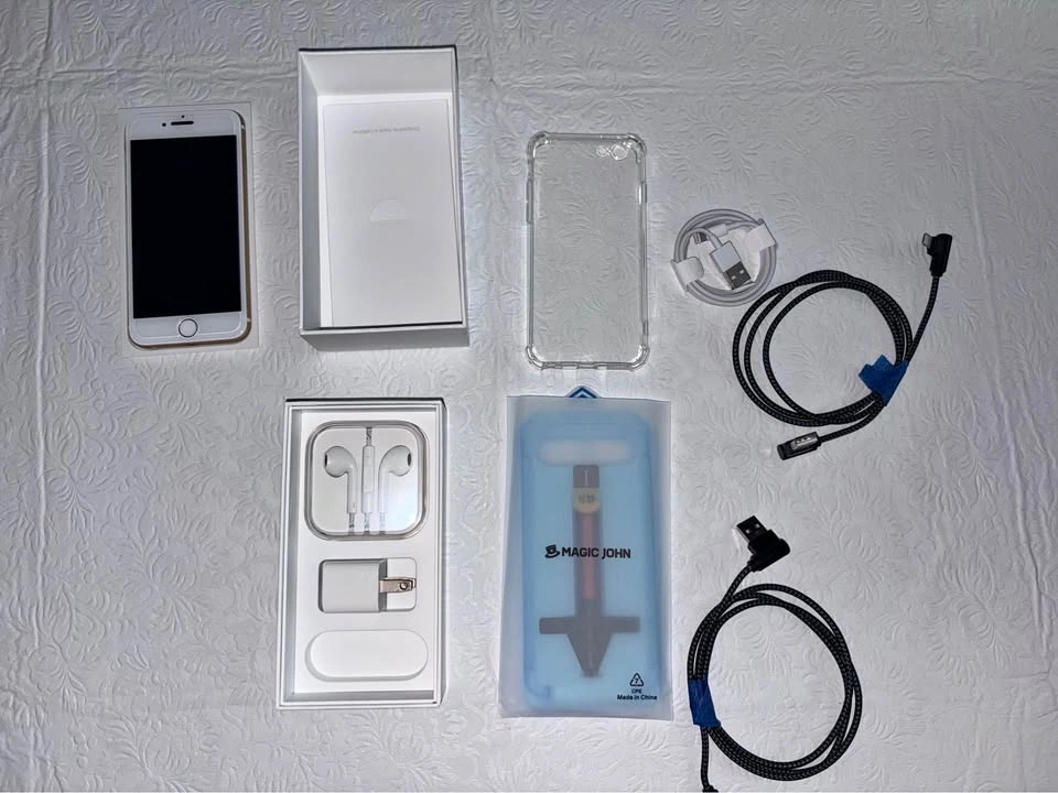 iPhone 6 (16GB, Rose Gold) Bundle – Carrier Unlocked