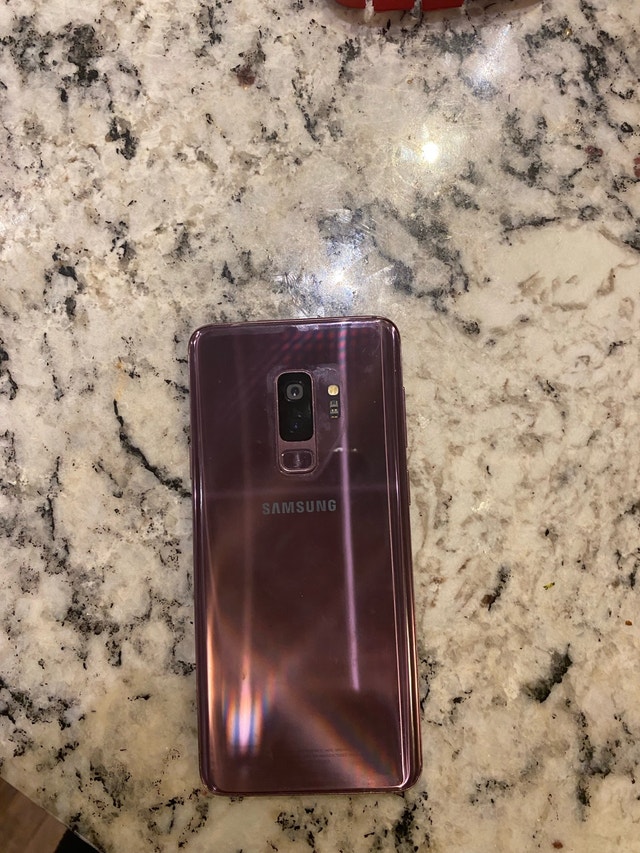 Samsung galaxy s9 plus with case - photo 2
