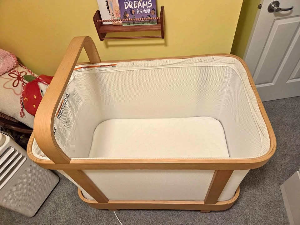 Cradlewise Smart Bassinet and Crib