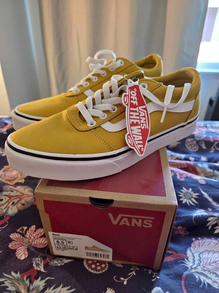 Vans Old Skool Shoes 8.5 womens