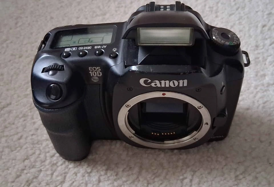 Canon EOS 10D Digital SLR Camera Body - photo 2