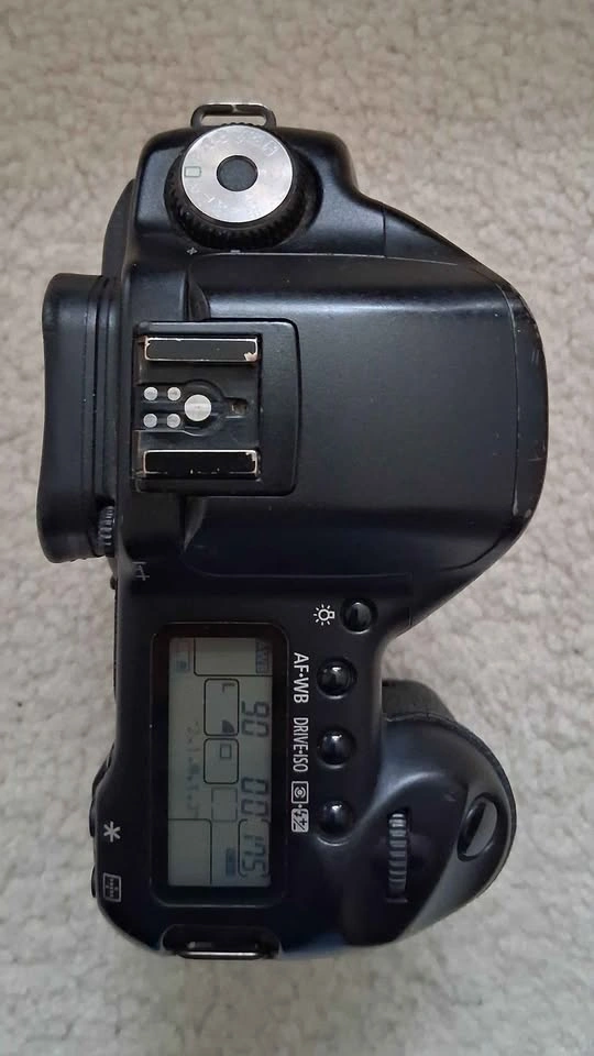 Canon EOS 10D Digital SLR Camera Body - photo 3