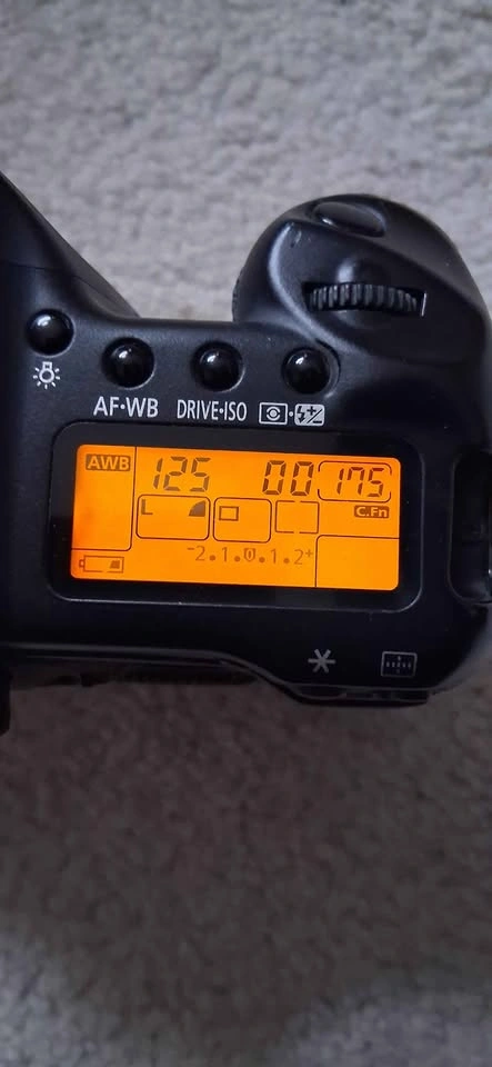 Canon EOS 10D Digital SLR Camera Body - photo 5
