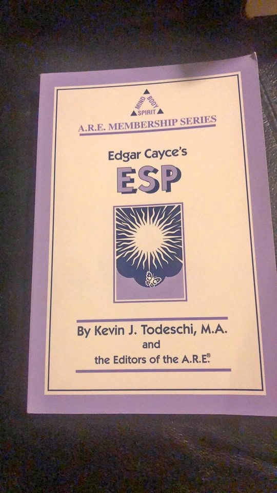 ⚽️ Edgar Cayces ESP book
