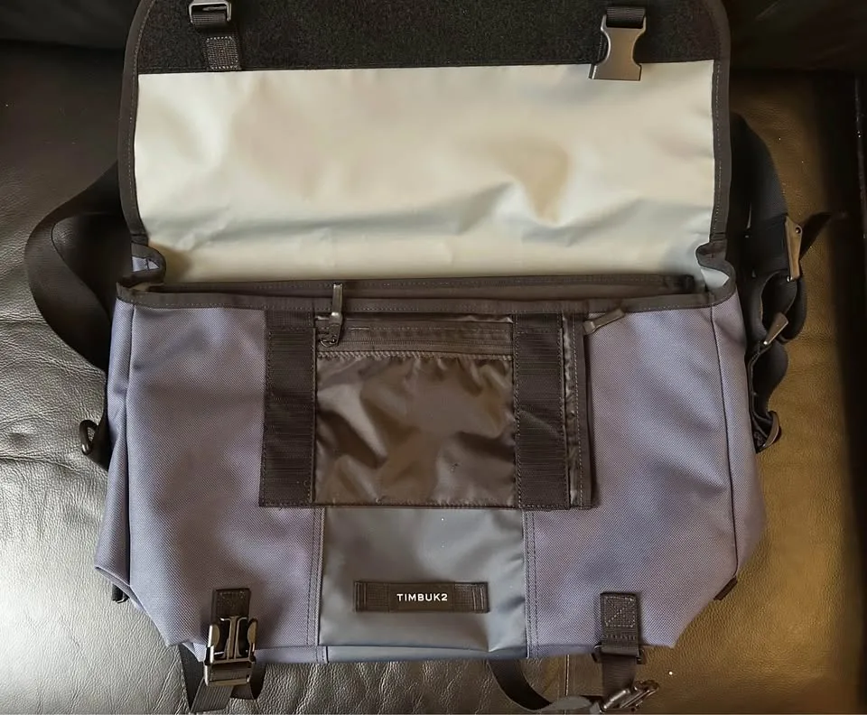 Timbuk2 Messenger / Laptop Bag, Dark Blue, NWT Brand New image indicator(2)