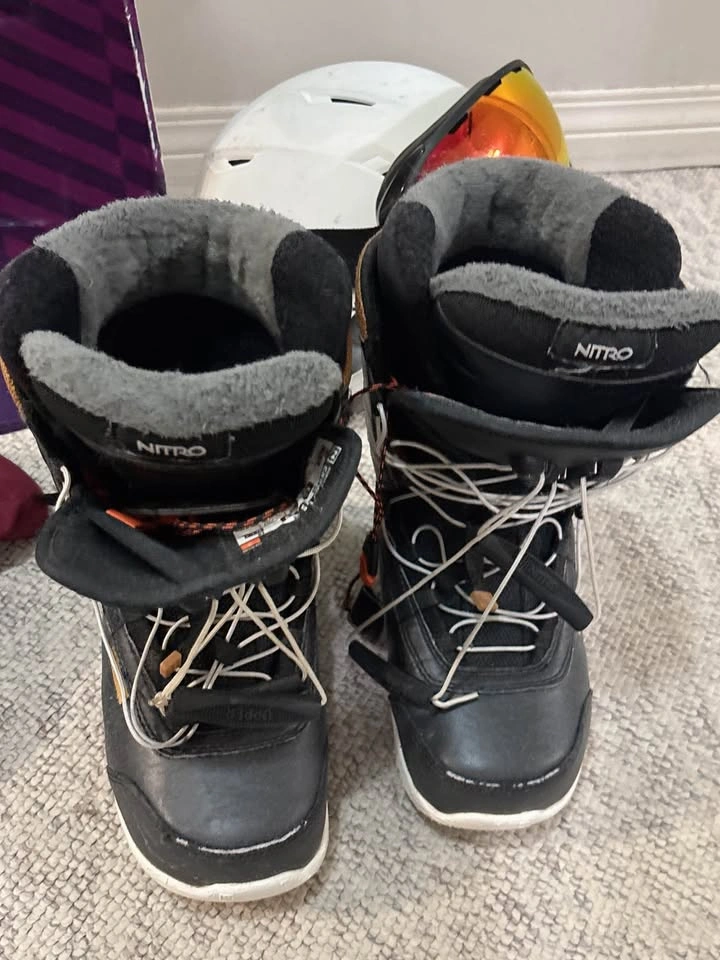 Complete Snowboard Starter Package – Board, Boots, Helmet, Goggl - photo 5