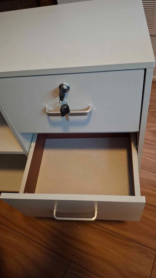 White lockable storage cabinet, shelf 36x60x56cm ⚽️ - photo 5