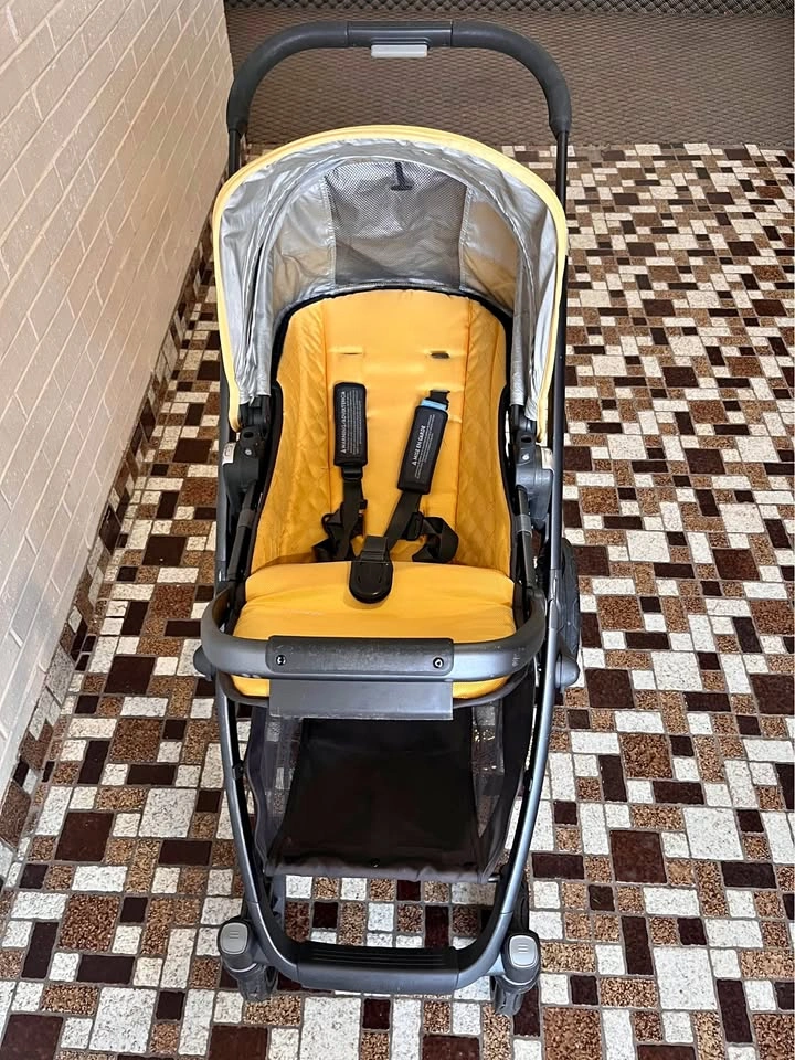AS IS - Uppababy Vista Stroller