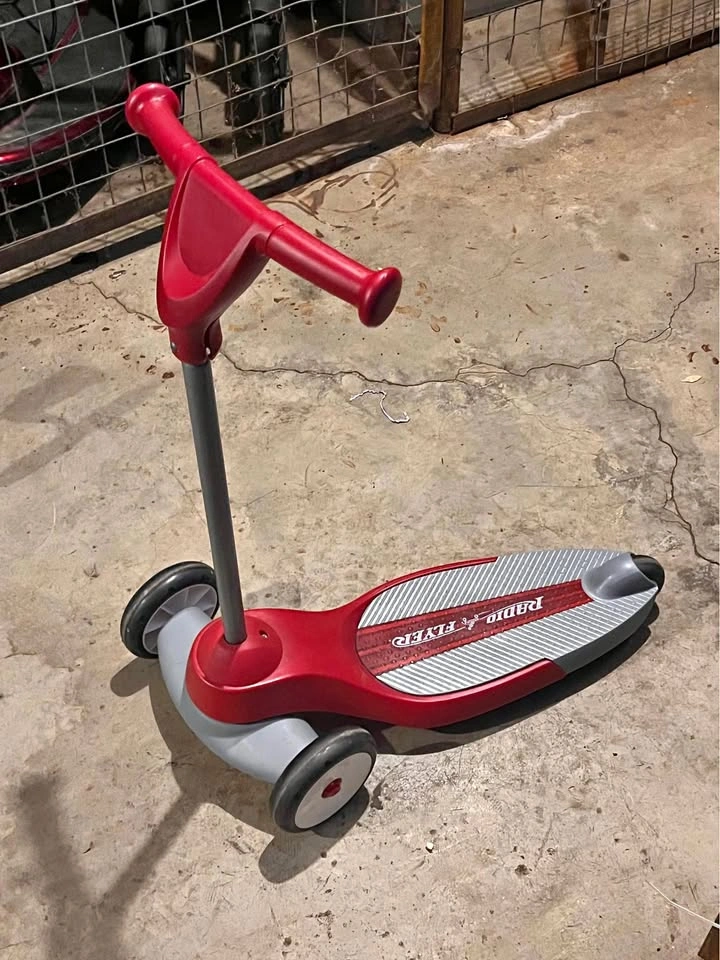 Radio Flyer My 1st Scooter Kids and Toddler 3 Wheel Scooter