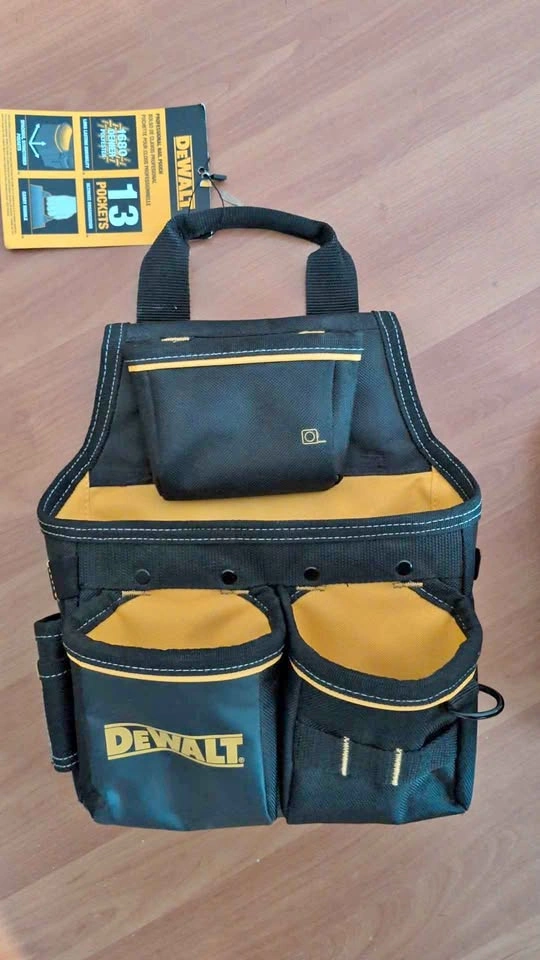 DeWalt Professional Nail Pouch (Brand new, no belt)