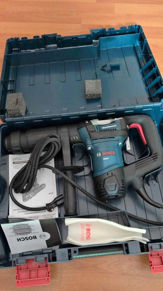 Bosch 120V Corded 12lb Keyless SDS-Max Demolition Hammer