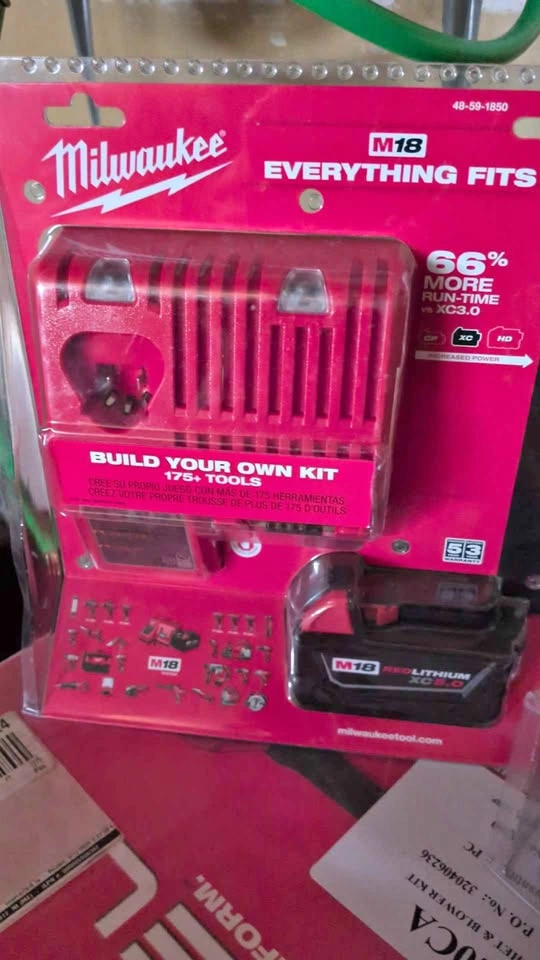 Milwaukee M18 Battery and Charger Kit