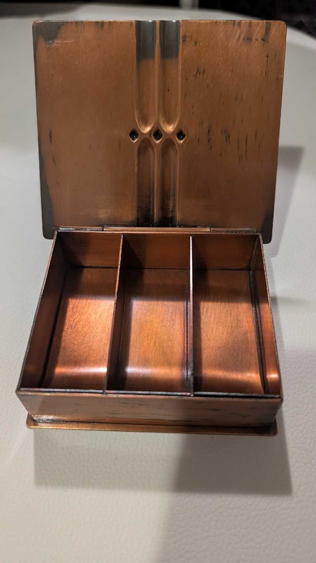Roycroft Copper Stamp Box - photo 2