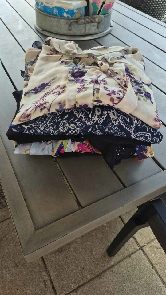 2XL, Plus Size Women's Clothing Lot, Pants 18 and 20, Shirts 2XL - photo 2