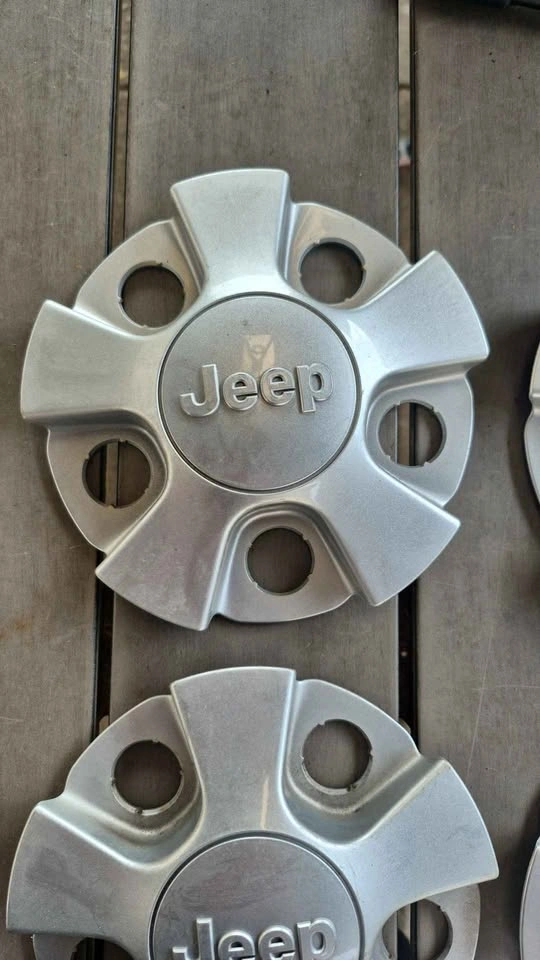 Jeep Centre Caps - photo 2