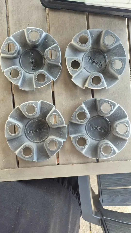 Jeep Centre Caps - photo 3