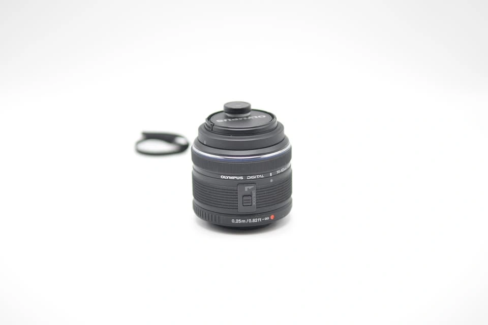 Olympus M.Zuiko Digital 14-42mm f/3.5-5.6 MFT Lens - photo 2