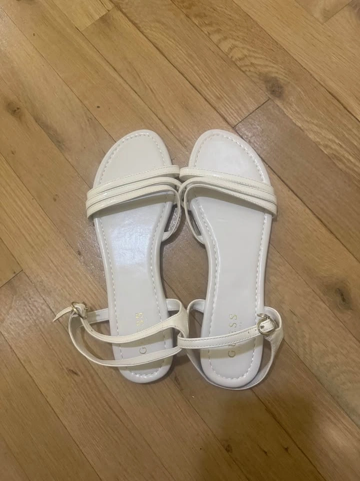 Guess slippers
