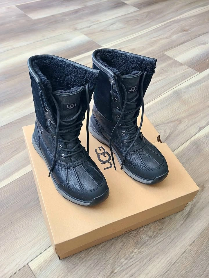 UGG Adirondack III Waterproof Winter Boots - Size US 9