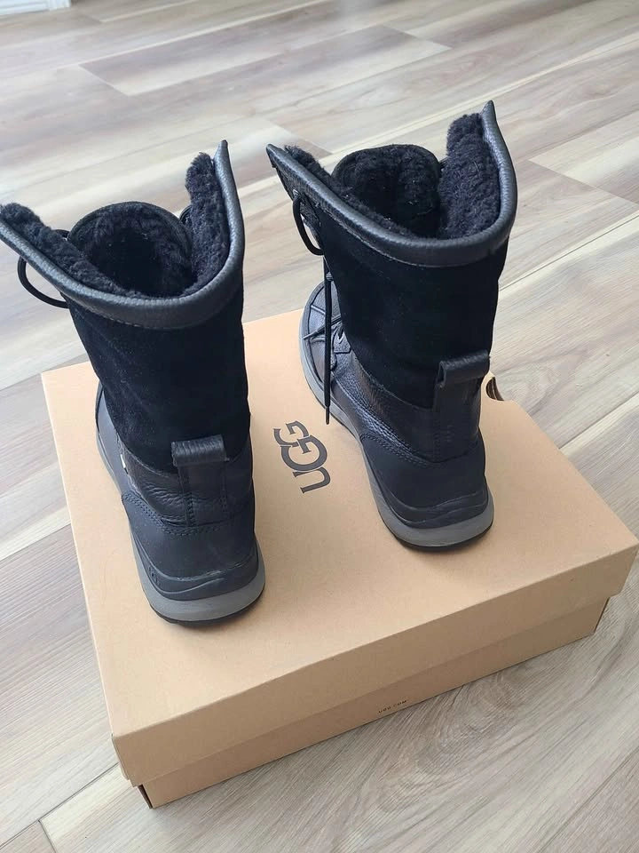 UGG Adirondack III Waterproof Winter Boots - Size US 9 - photo 2