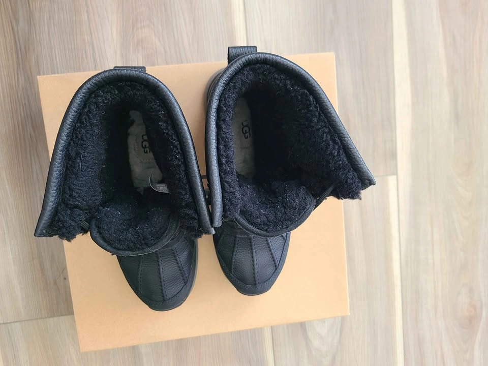UGG Adirondack III Waterproof Winter Boots - Size US 9 - photo 4