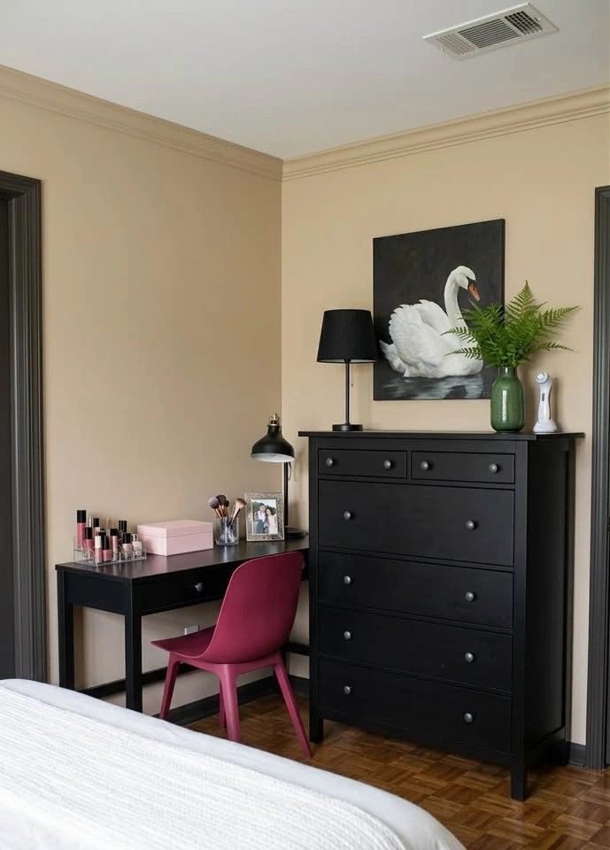 Modern Minimalist HEMNES Dresser – Excellent Condition, Fully As
