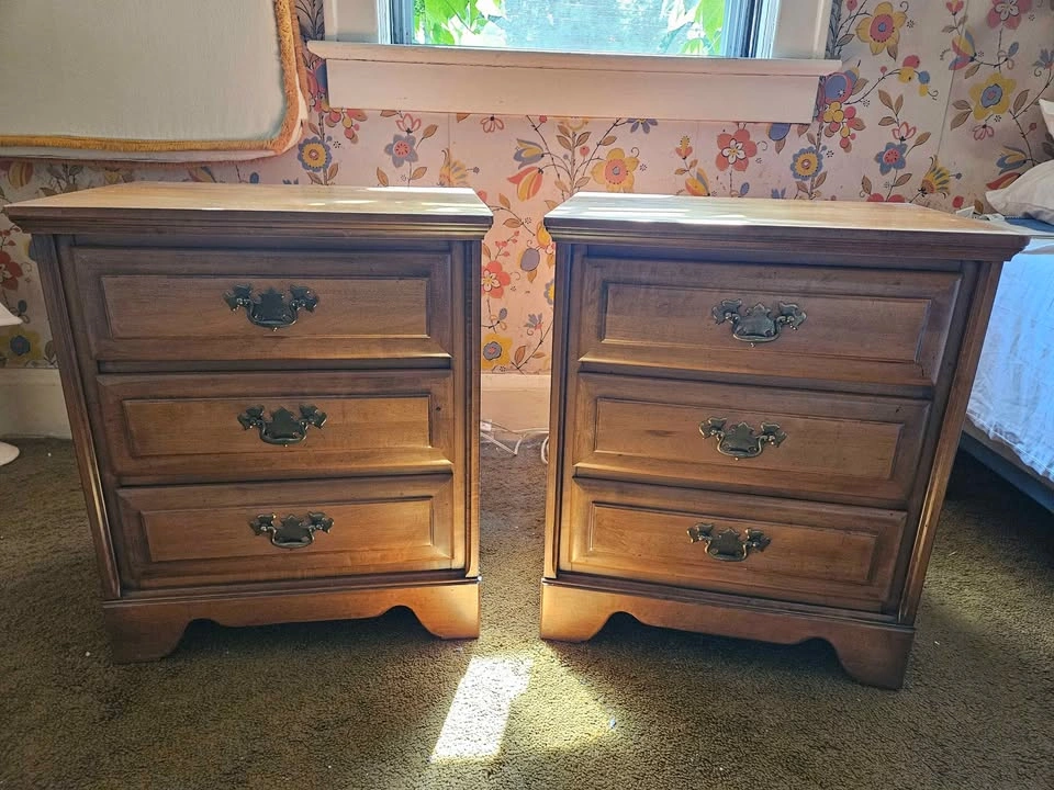 Vintage 1950s Solid Rock Maple Colonial Bedroom Set - photo 3