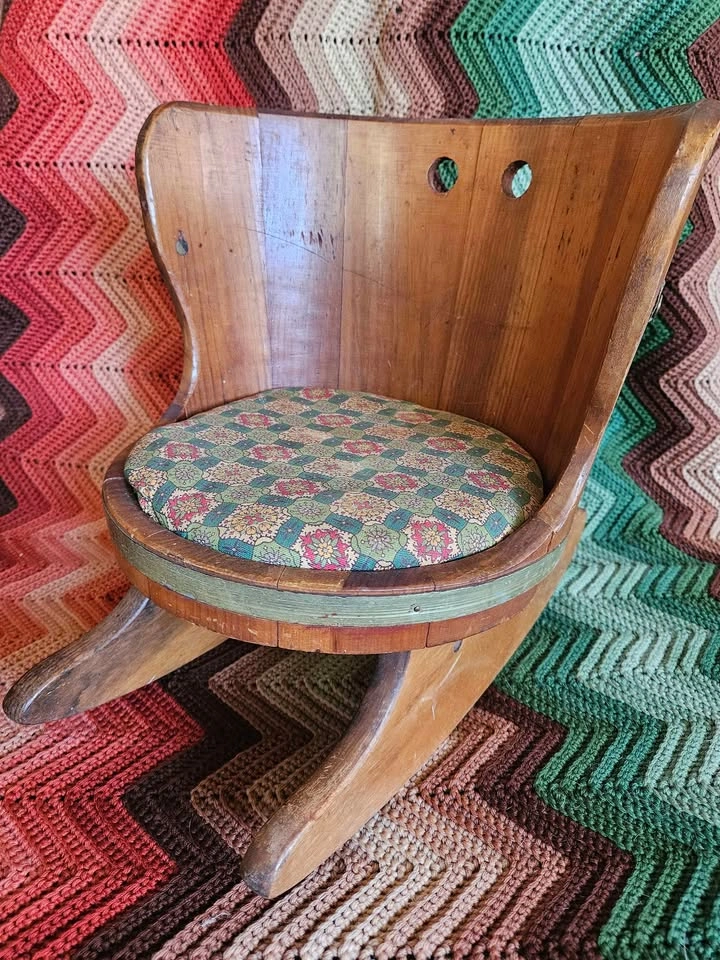 Vintage Wooden Barrel Toddler or Doll Rocking Chair - photo 5