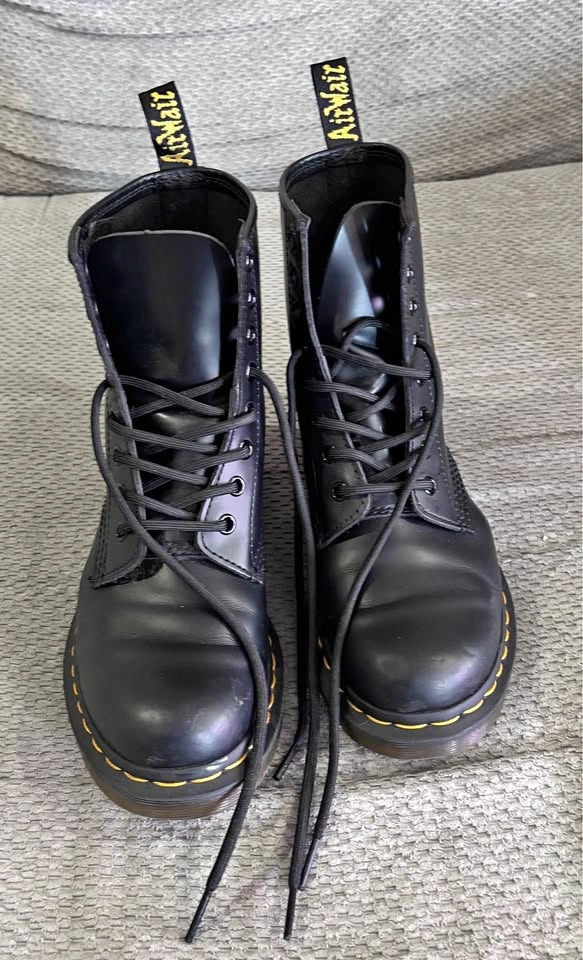 Dr. Martens Style 11821 Air Walk with Bouncing Sole