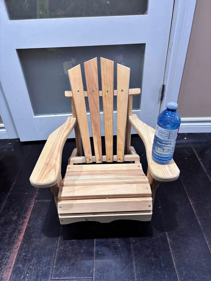 Kid’s Muskoka chairs - photo 4