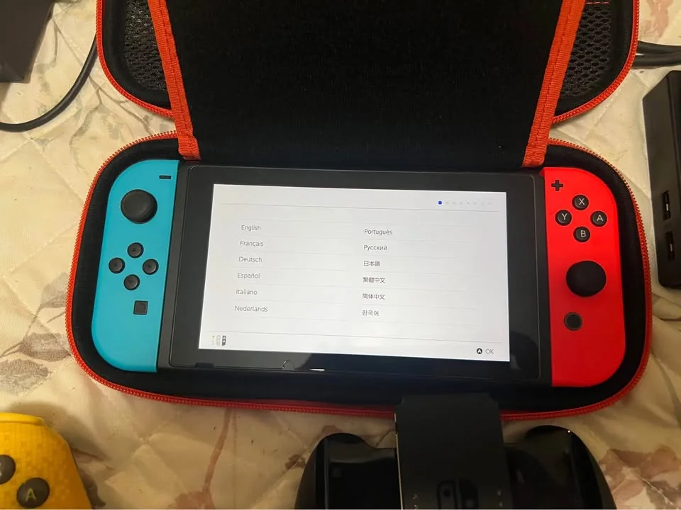 Nintendo Switch Bundle - Great Condition! image indicator(4)